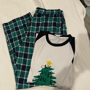 Womens Christmas pajamas. Size XL